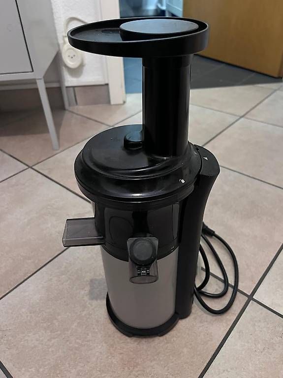 Elettrodomestici da cucina: Extracteur de jus électrique  bon état – Usato da Lausanne venduto da fed_9dzv