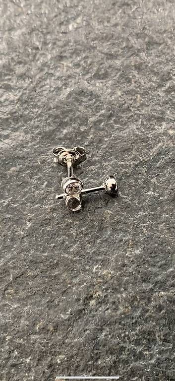 Orecchini pendenti & Orecchini a lobo: Ohrstecker Edelstahl mit Stein - Farbe Silber - Stein weiss – Usato da Scheuren venduto da tan_w6cx
