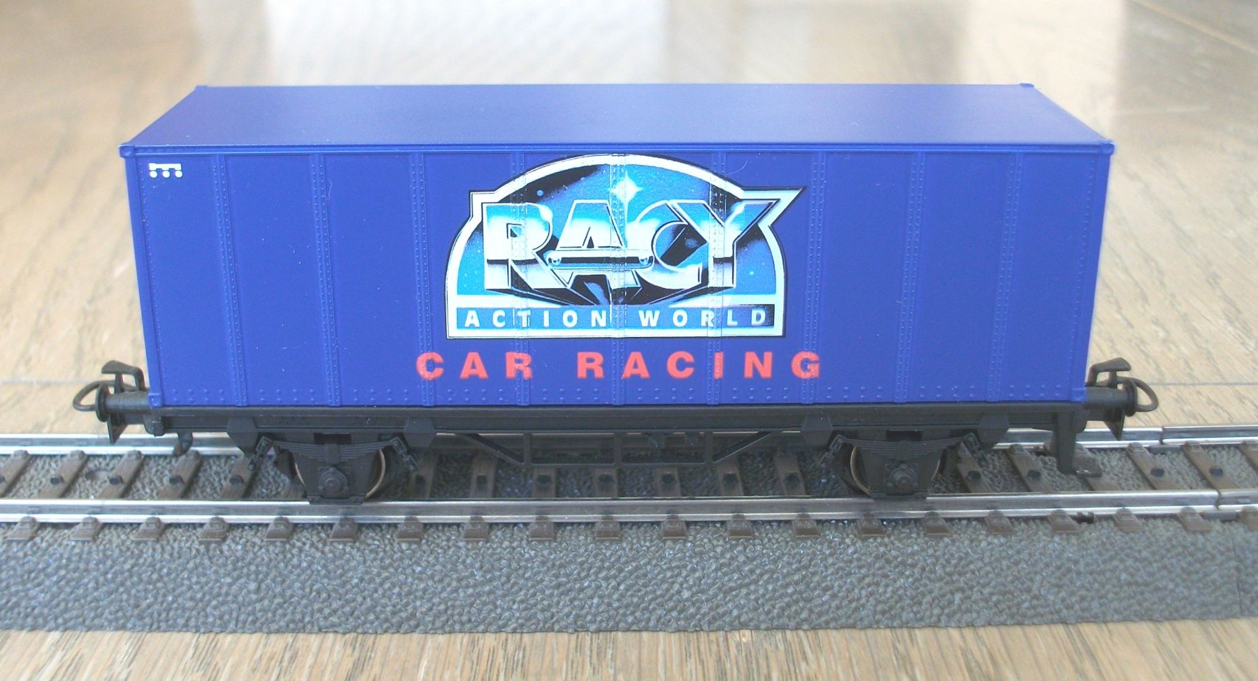 Märklin Modellini di ferrovie: blauer Containerwagen "CAR RACING"; fabrikneu – Nuovo (secondo la descrizione) da St. Moritz venduto da Manu7500 1