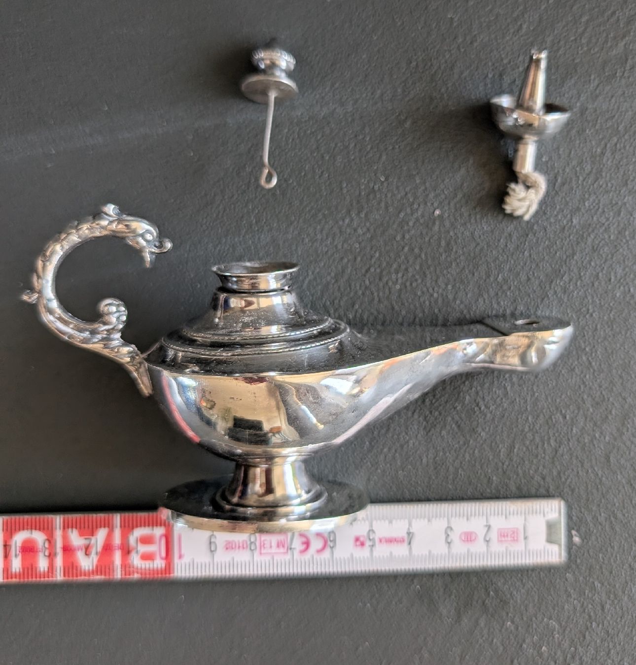 Tutte le decorazioni: Antike Silber Ölwunderlampe mit Drachengriff – Usato da Münsingen venduto da Rehtre 8