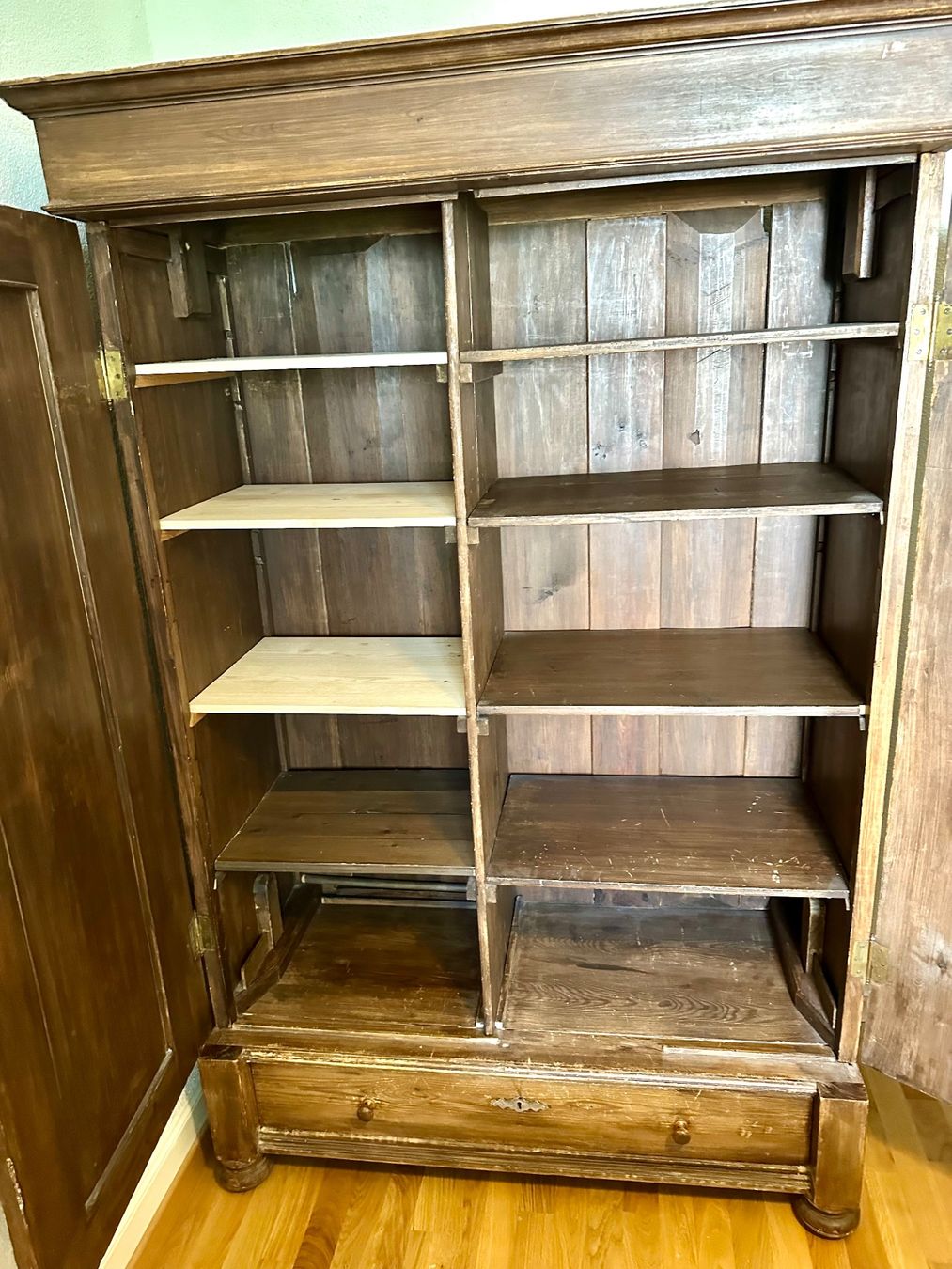 Schränke: ANTIKER SCHRANK AB 1.-!!! – Gebraucht aus Zürich von NIKI777 2