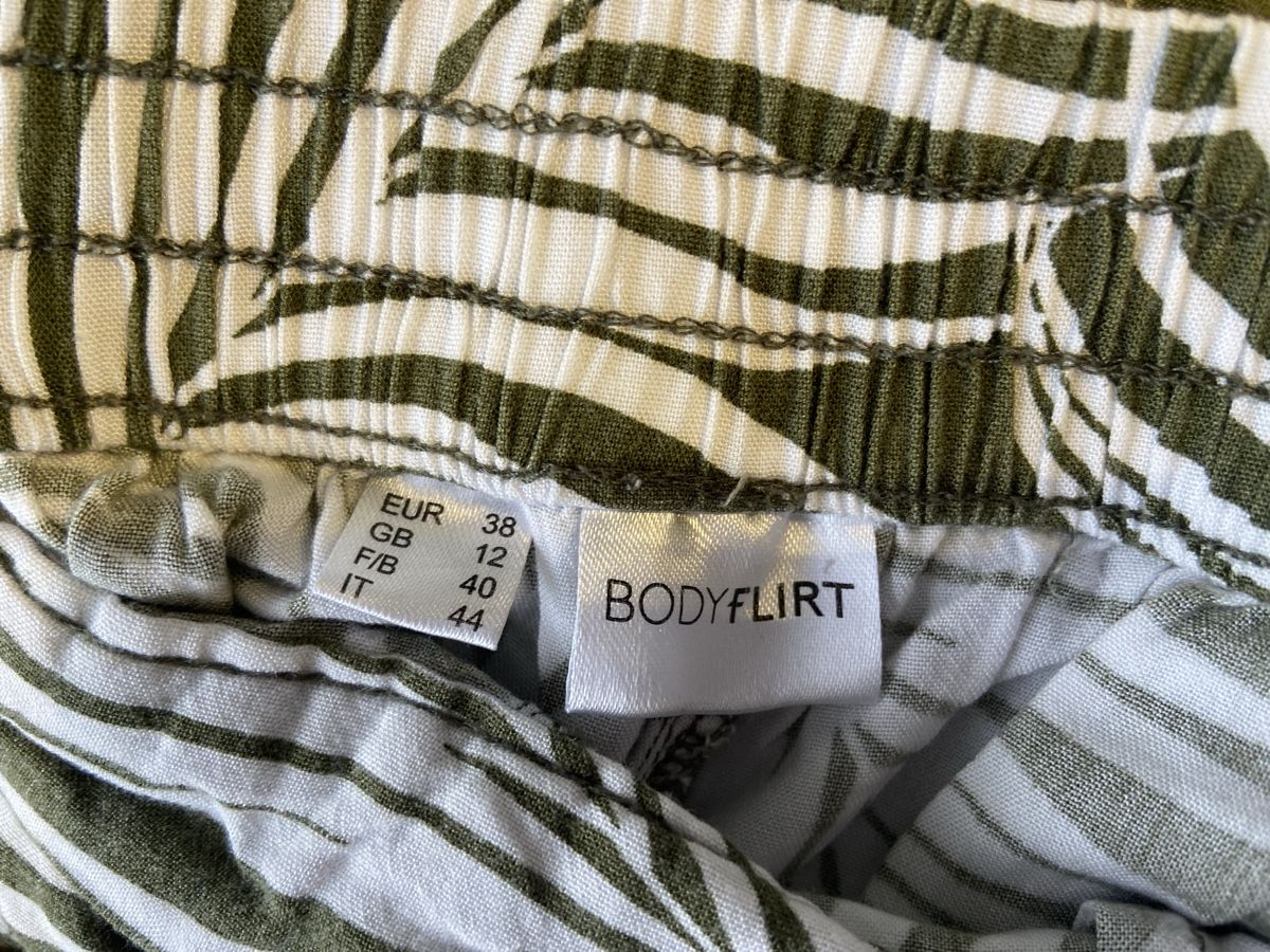 Lotti di vestiti: Sommerhose & Shirt Gr.38 – Usato da Arth venduto da ssu_8v2j 5