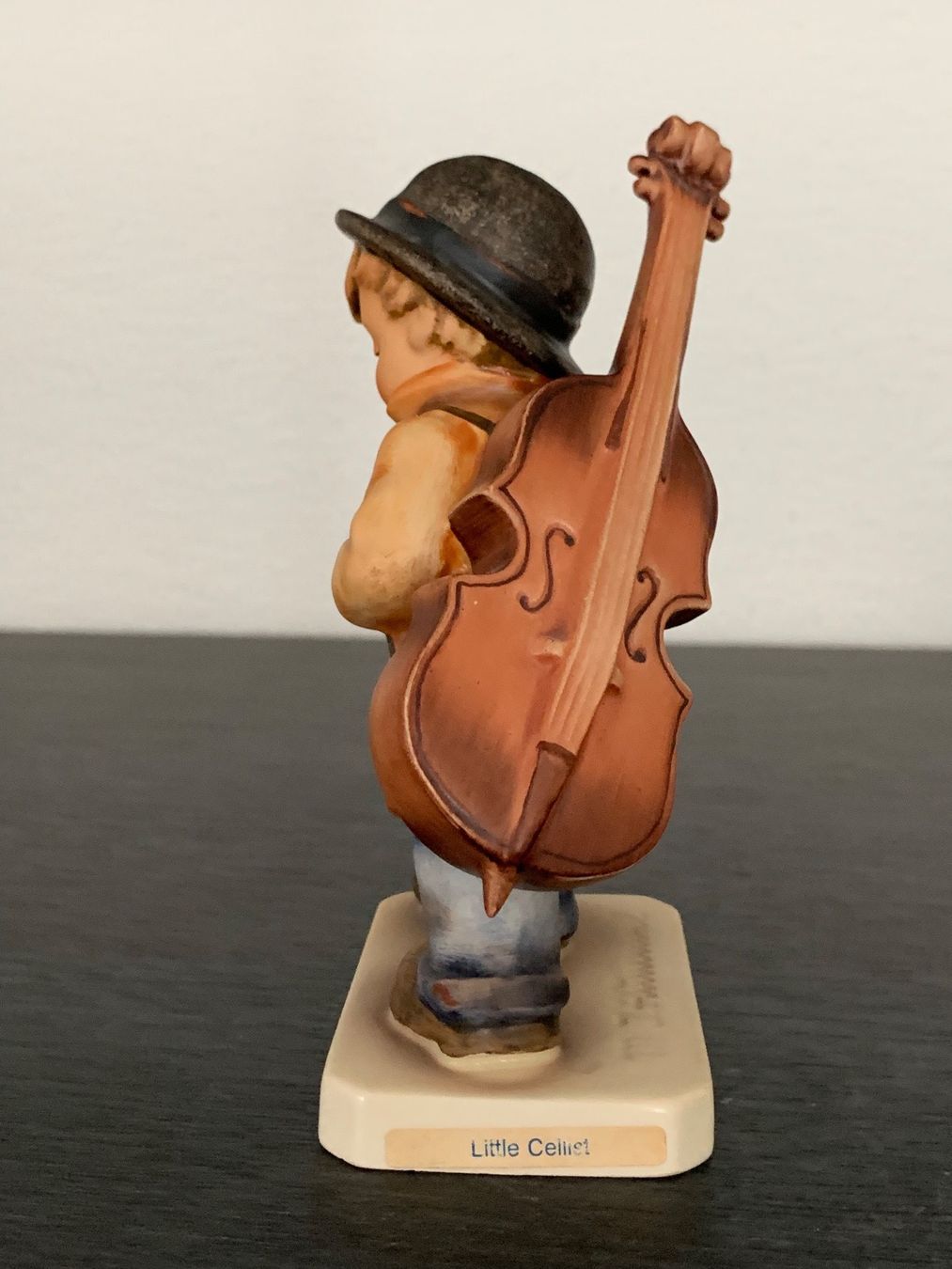Hummel Statuette: Kleiner Cellist Hummel Figur – Usato da Weiningen ZH venduto da pedari 4