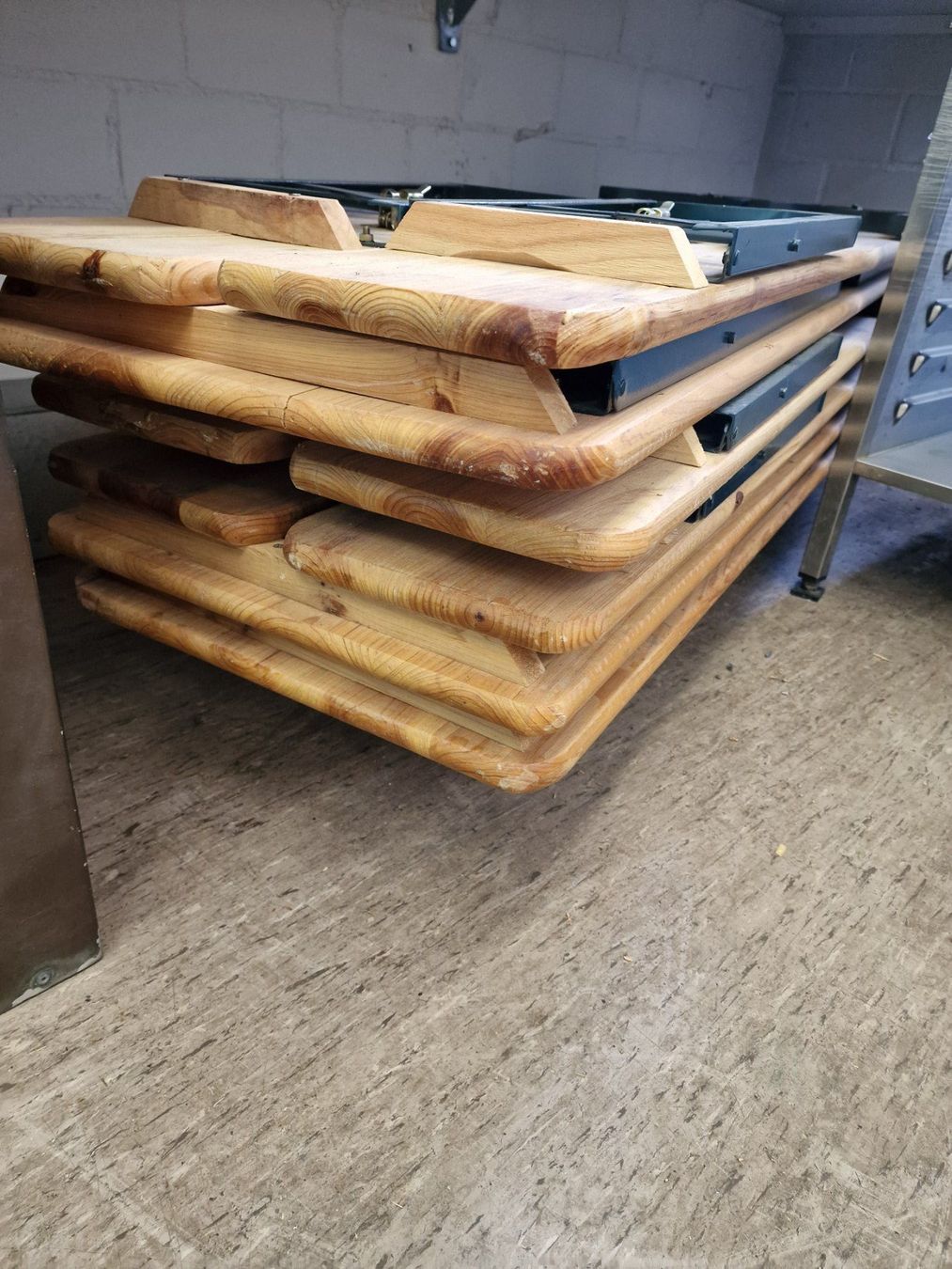 Set di tavolo e panche: Festbankgarnituren – Usato da Flüelen venduto da novena 3