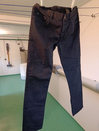 Jeans schwarz Gr. 32 H&M