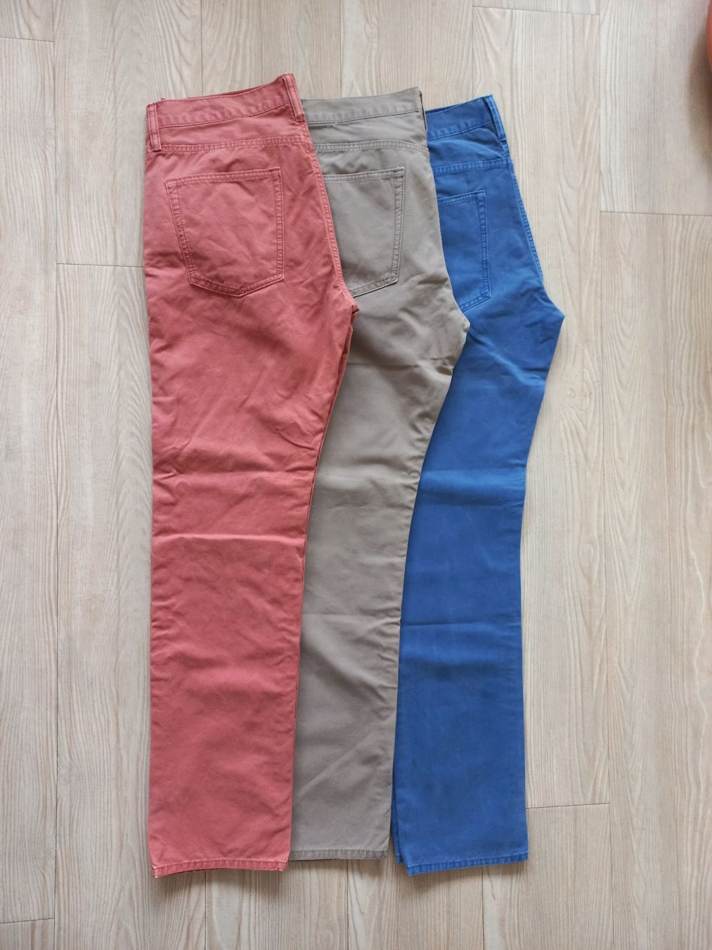 Gap Pantaloni: 3 pantalon GAP – Usato da Châtelaine venduto da ing_mb6r