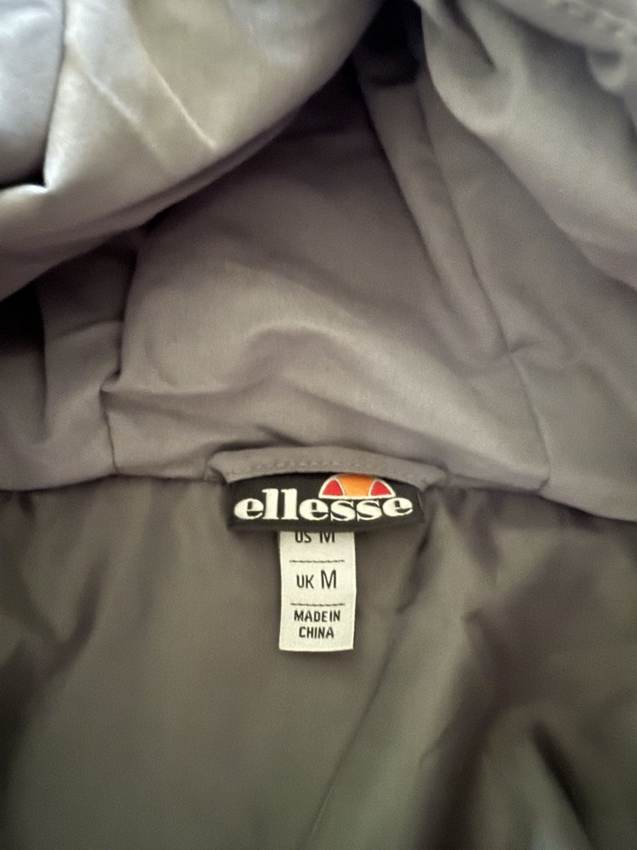 Ellesse Giacche: Ellesse Steppjacke Grau Grösse M guter Zustand – Usato da Au SG venduto da raphtron 4