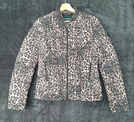 Coole Guess Jacke für den Übergang, neu