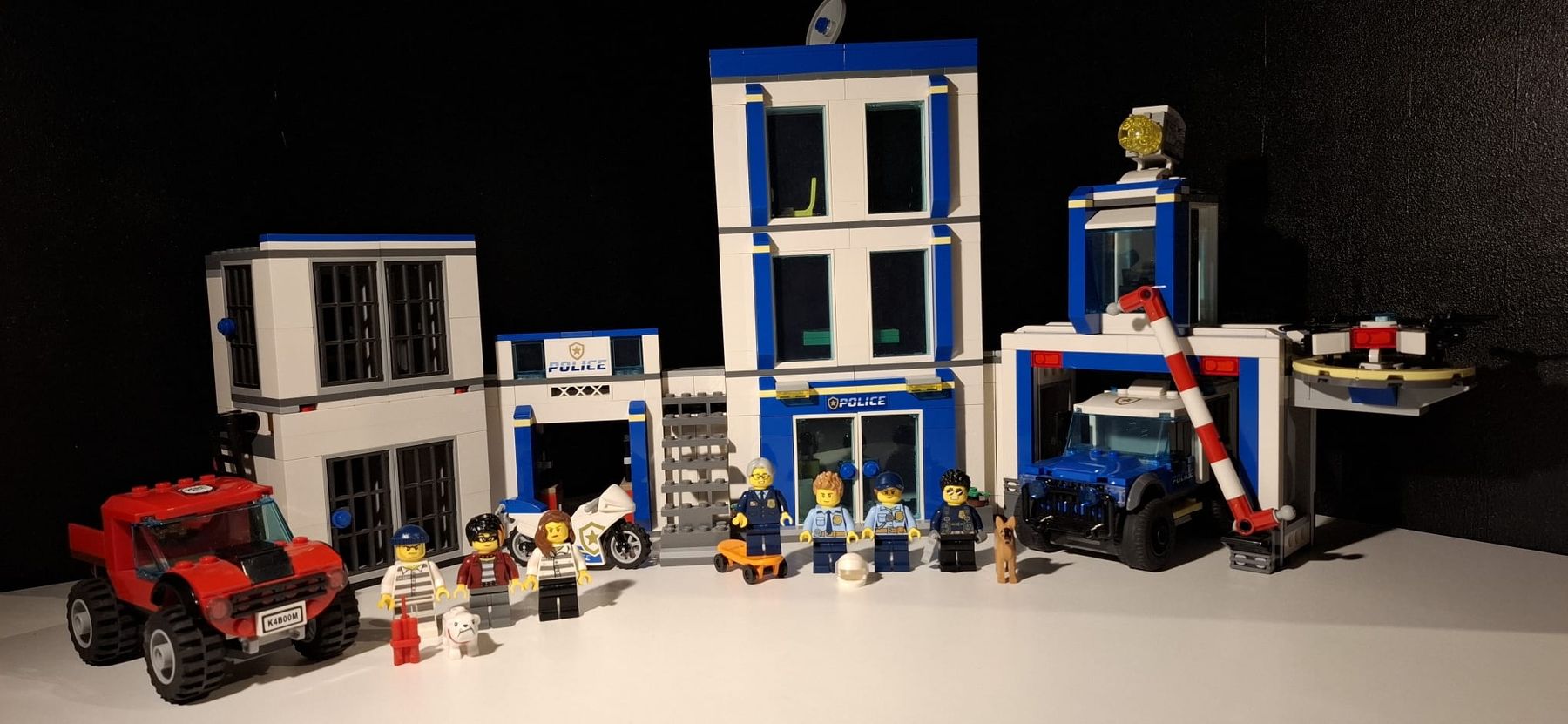 Lego Baukästen: Lego City Polizeistation 60246 – Gebraucht aus Birmenstorf AG von Hexxor