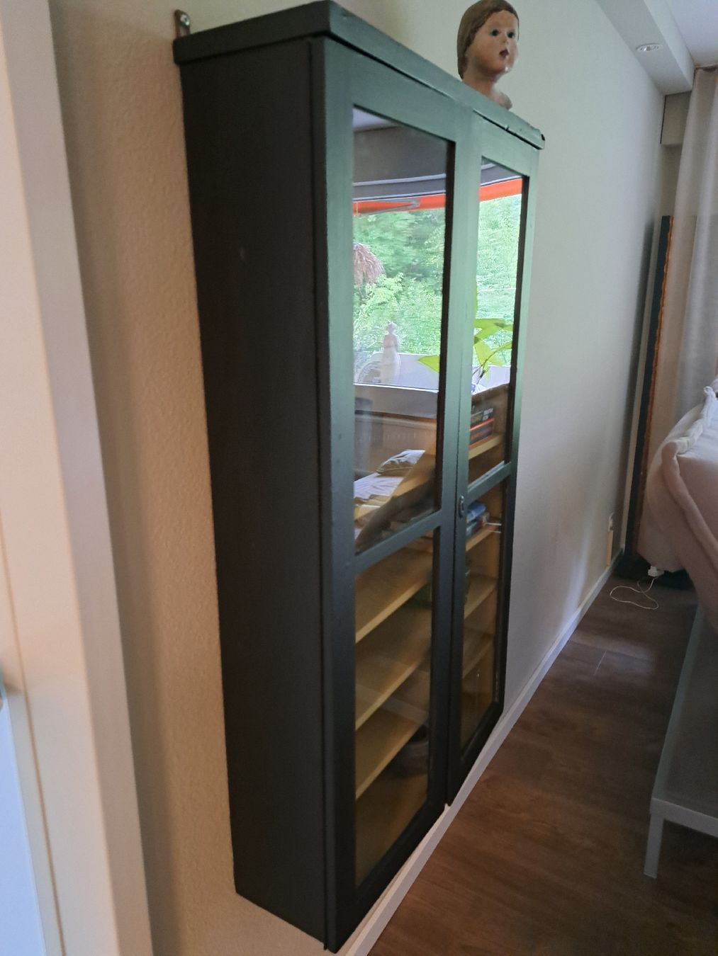 Vetrine: Vintage Holzhängeschrank – Usato da Berneck venduto da Chicandmore 2