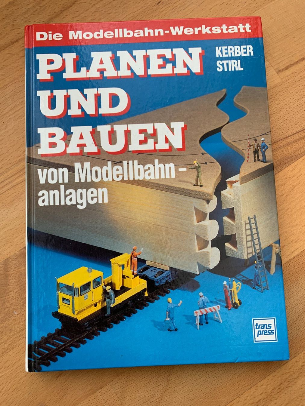 Modellini di ferrovie: Modellbahn-Buch von Transpress – Nuovo (secondo la descrizione) da Belp venduto da capowiga