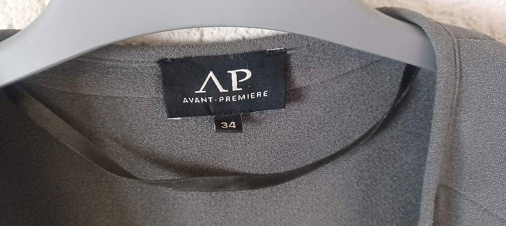 Jacken: Taille 34 Blazer asymétrique khaki class – Gebraucht aus La Chaux-de-Fonds von jen_h95m 1