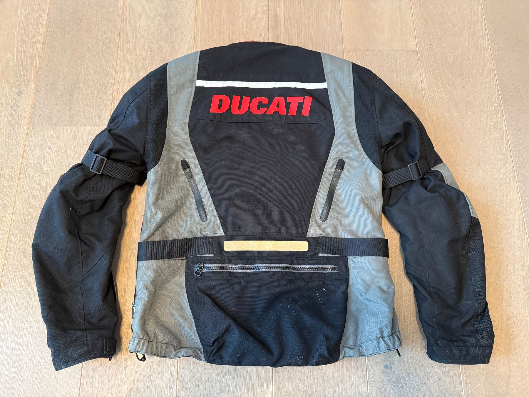 Completi: Motorradkombi Rev-It! by Ducati – Usato da Brunnen venduto da Golgo