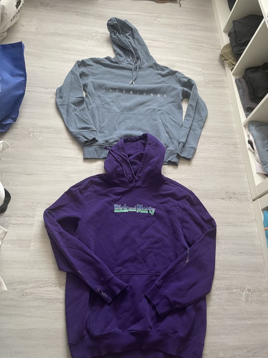 Kleiderpakete: 2 Hoodies Gr.L  ab 5.- – Gebraucht aus Ennetaach von Ustraessle