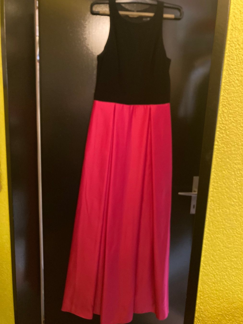Vestiti: Abendrobe pink-schwarz – Nuovo (secondo la descrizione) da Unterseen venduto da amj_zz7j