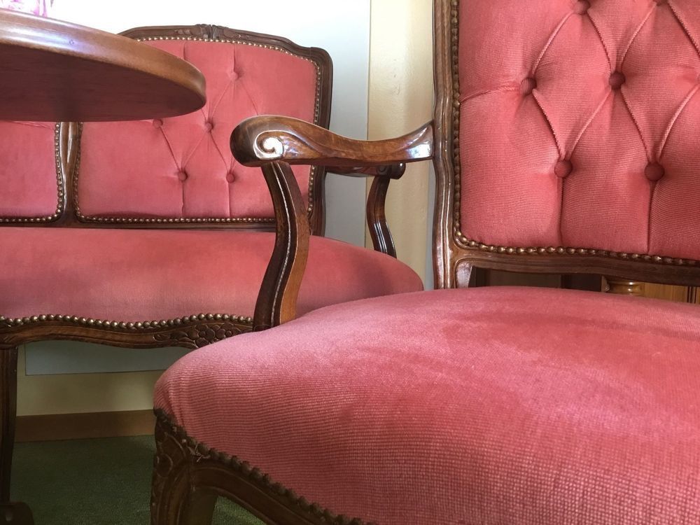 Divani: Nostalgie Stilmöbel Exquisit Nussbaum – Nuovo (secondo la descrizione) da Winterthur venduto da Wohnhaus 2
