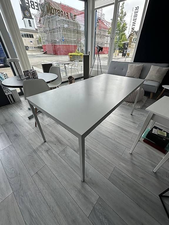 Schreibtische: Bürotisch  – Gebraucht aus ottikon von Tomeas 1