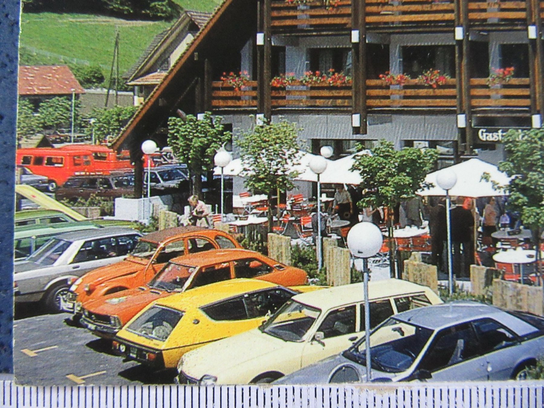 Ansichtskarten: SARNEN HOTEL KRONE OLDTIMER-AUTOS AK ONW – Gebraucht aus Ettingen von Hausi4711 1
