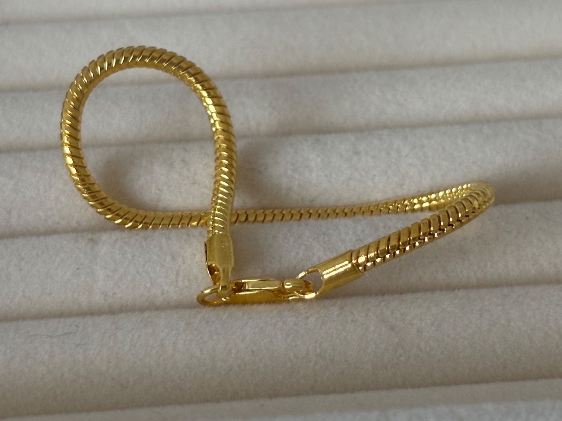 Bracciali & Braccialetti: Luxus Elegante 18 cm Armband Farbe :Gold – Nuovo (secondo la descrizione) da Biel-Bienne venduto da Roserosse13 3