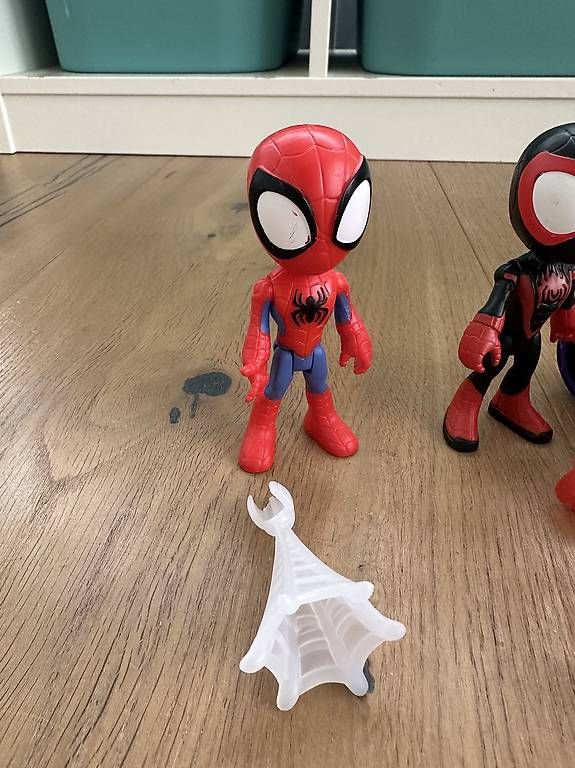 Hasbro Statuette: Spidey Hasbro Figuren Ghost, Spidey, Spin (Miles Morales) – Usato da Buchs SG venduto da pessego2008 1