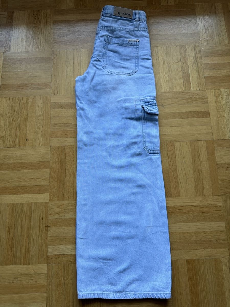 Pantalons: Coole Cargo Jeans von Garcia, Gr.146 – D'occasion à Kilchberg ZH par Von_dutch 1