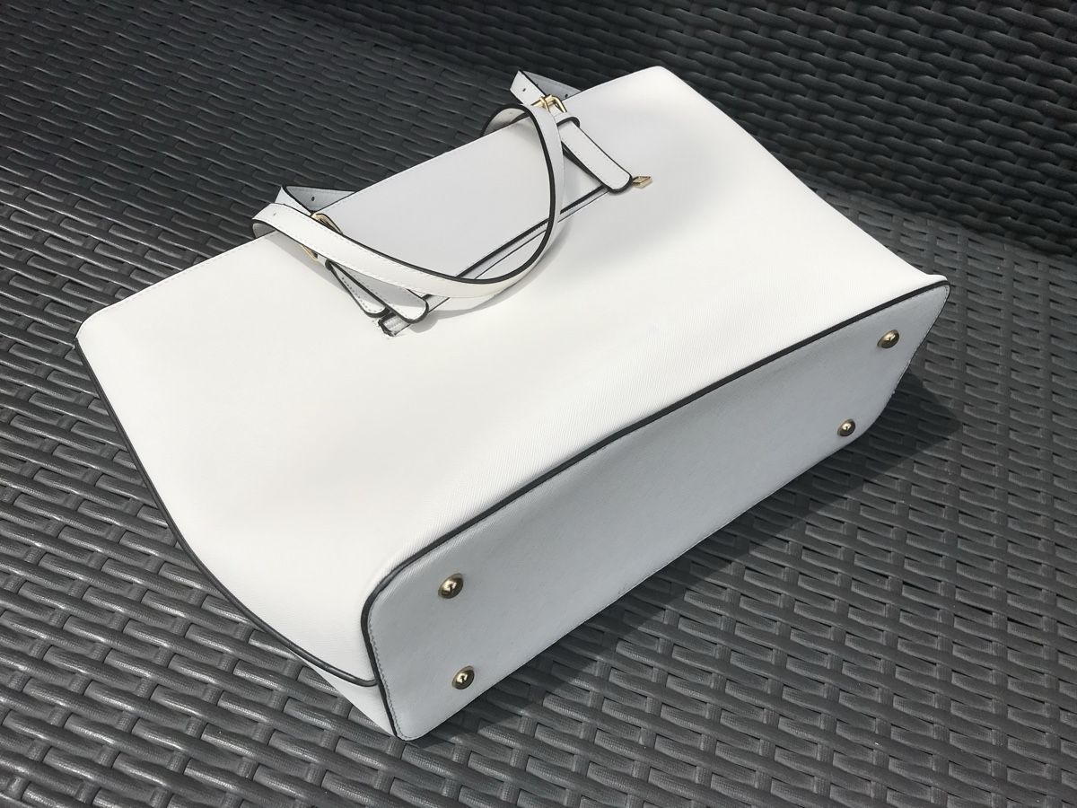 Taschen: Weisse Handtasche – Gebraucht aus Laufen von mercedes420 5