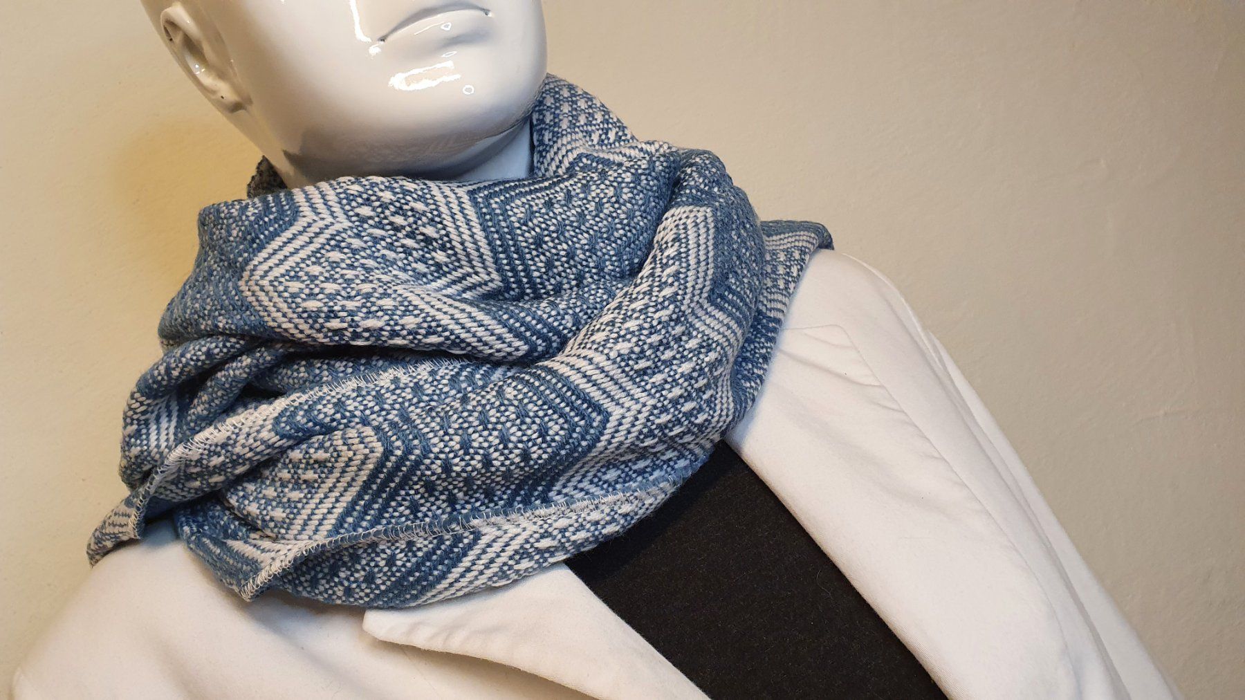 Foulard & Sciarpe: 🌺Schal 🌺 – Usato da Wald ZH venduto da CapLux 2