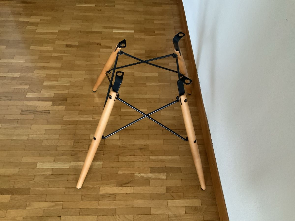 Eames Poltrone: Vitra: piètement neuf pour fauteuil Eames DAW – Nuovo (secondo la descrizione) da Genève venduto da Taracolac20 2