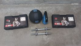 Vari attrezzi per fitness
