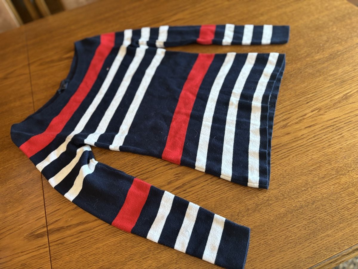 Tommy Hilfiger Pullover & Sweatshirts: Pulle Tommy Hilfiger taille S – Gebraucht aus Attalens von Skorpionica