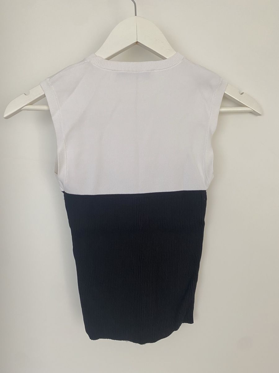 Zara Top: Haut ZARA bicolore, S – Usato da Bussigny venduto da cac_q2c6 4