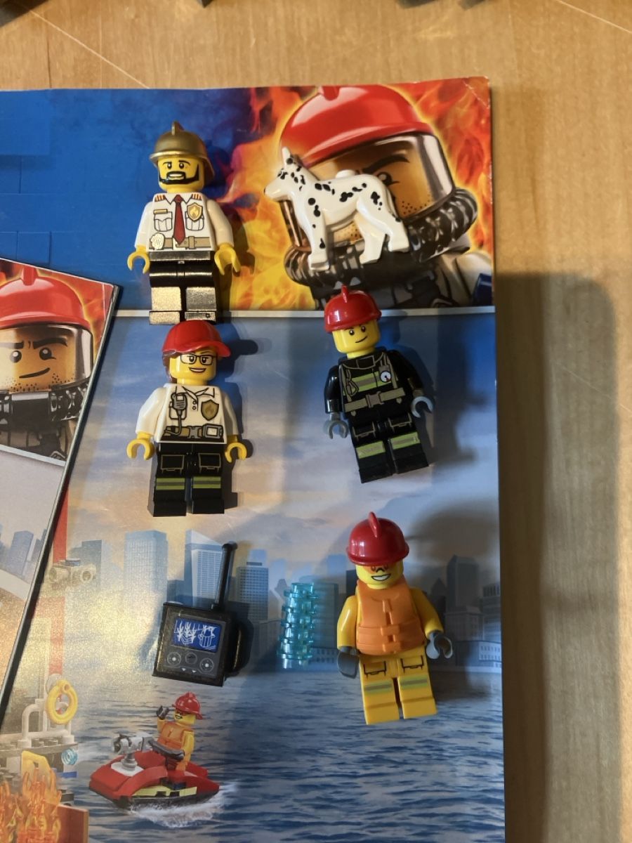 Lego Kit di costruzioni: Lego 60215 Fire Station  – Usato da Glarus venduto da Jhuber78 1