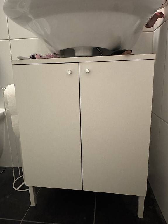 Installations & Meubles: Waschbeckenschrank – D'occasion à Ostermundigen par sah_k6vw