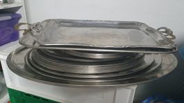 Lot de 20 plateaux en métal argenté divers formats