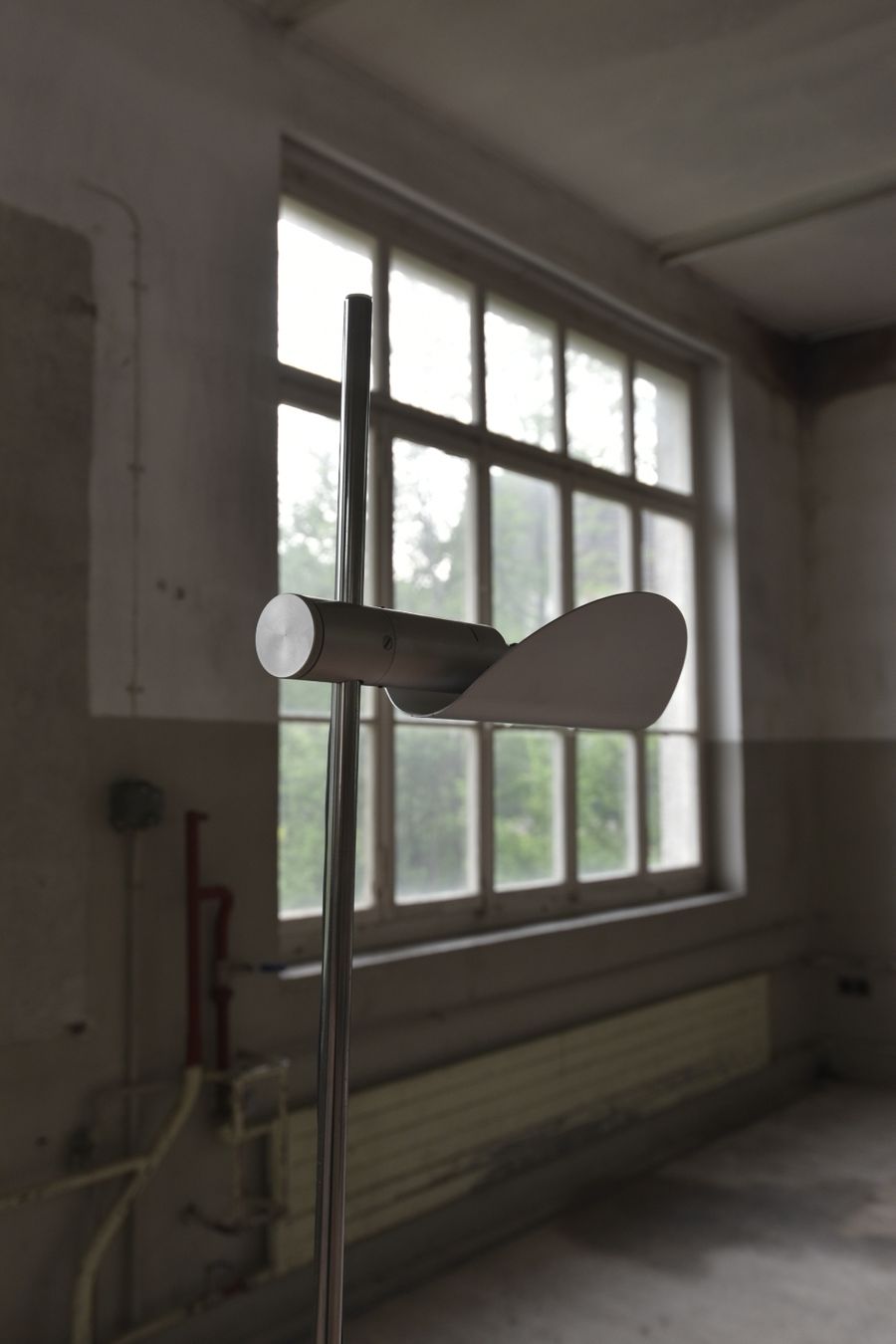 Belux Lampade: Designer Stehlampe Belux – Usato da Lichtensteig venduto da UsedINStore 1