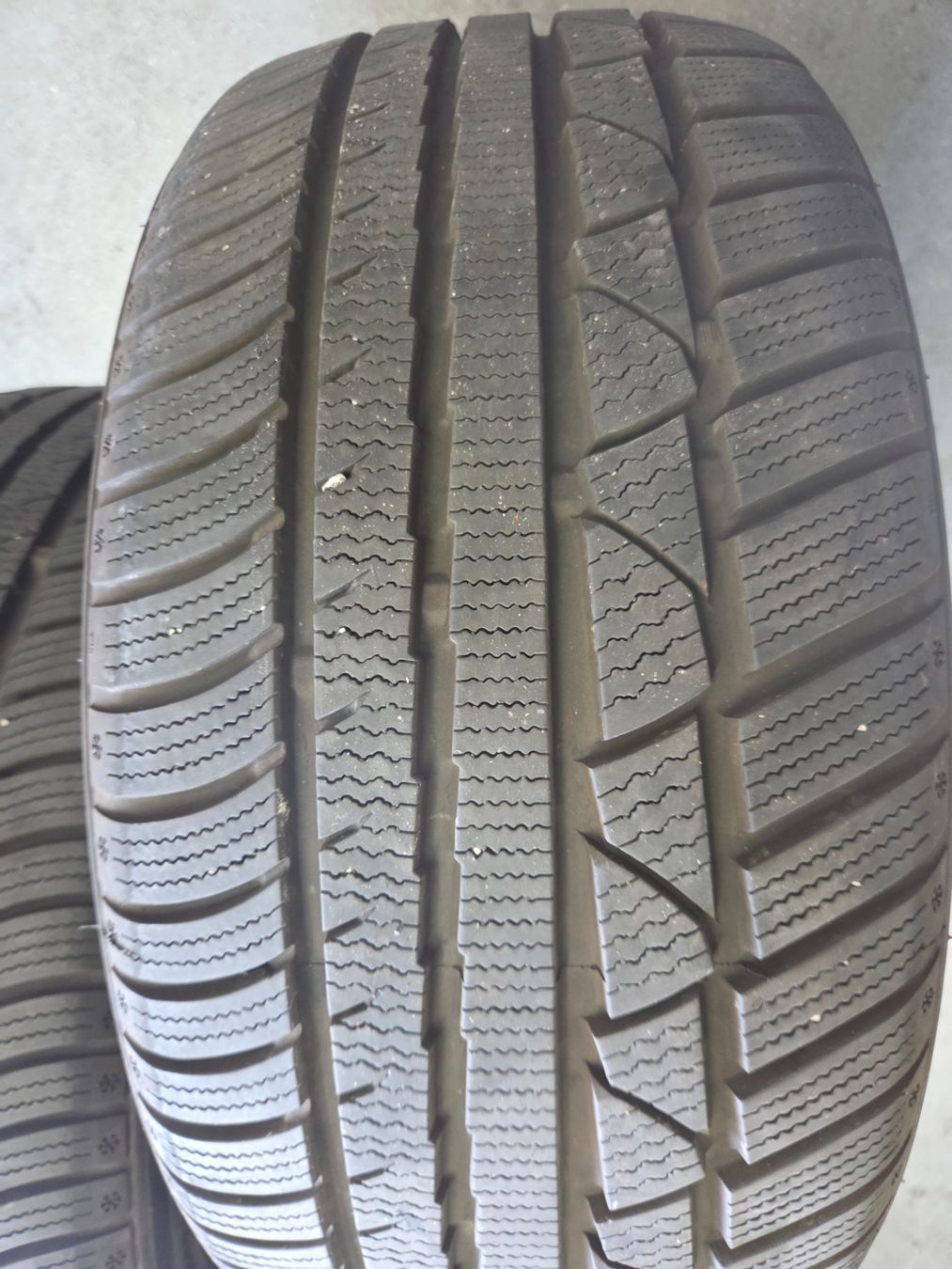 Pneumatici & Ruote complete: 225 / 40 R 18   92V – Usato da Fischbach-Göslikon venduto da Emanuel.Bardhi 2