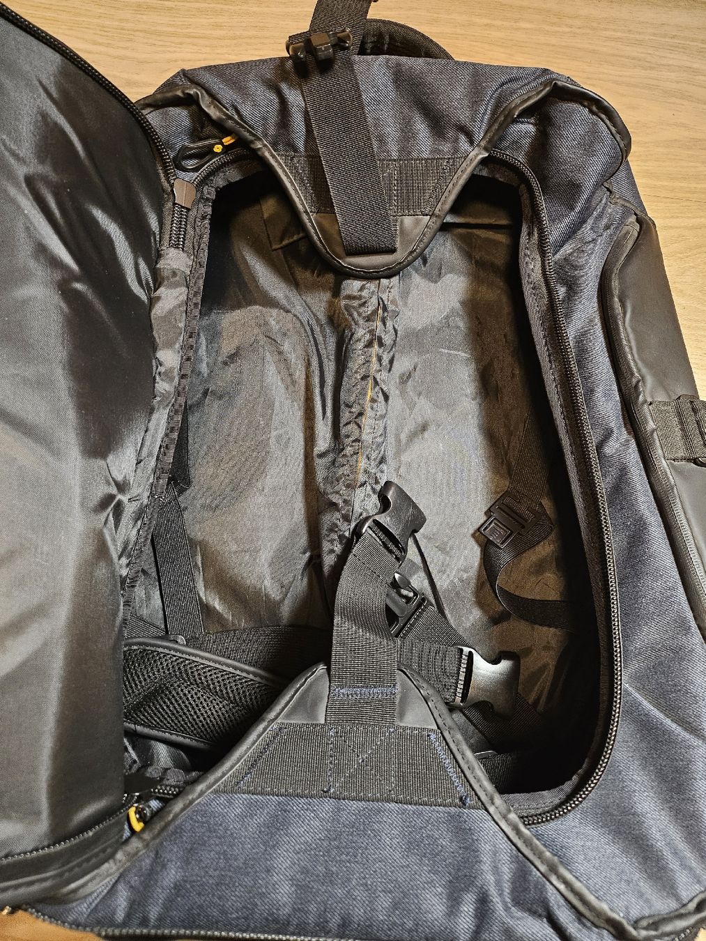 Samsonite Borse: Sac de voyage Samsonite avec roulettes – Usato da La Joux FR venduto da car_ck96 1