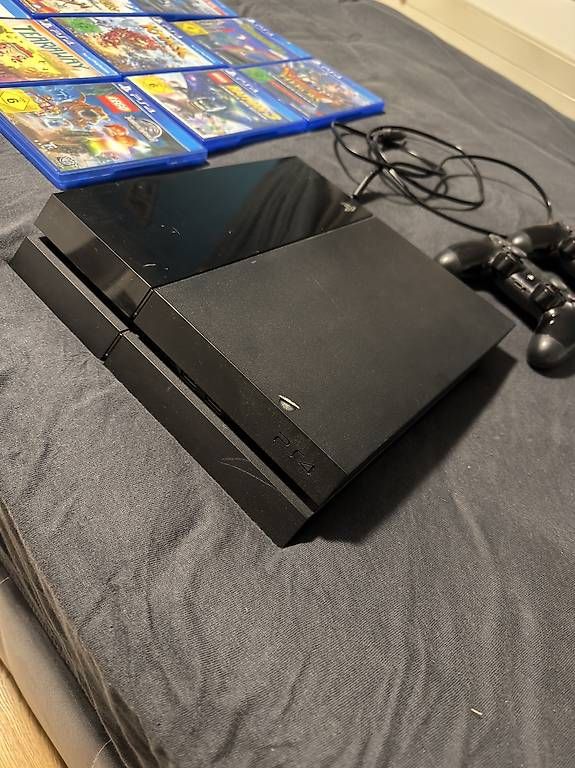 Console: PS4+ 2 Controller+ 9 spiele – Usato da Liestal venduto da oem_gcx8