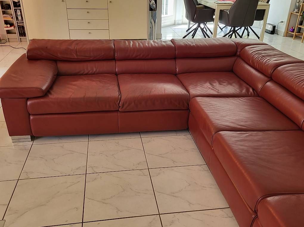 Divani: Leder-Ecksofa dunkelrot inkl. Hocker  CHF 200, Abholung – Usato da Obfelden venduto da T177aa 4