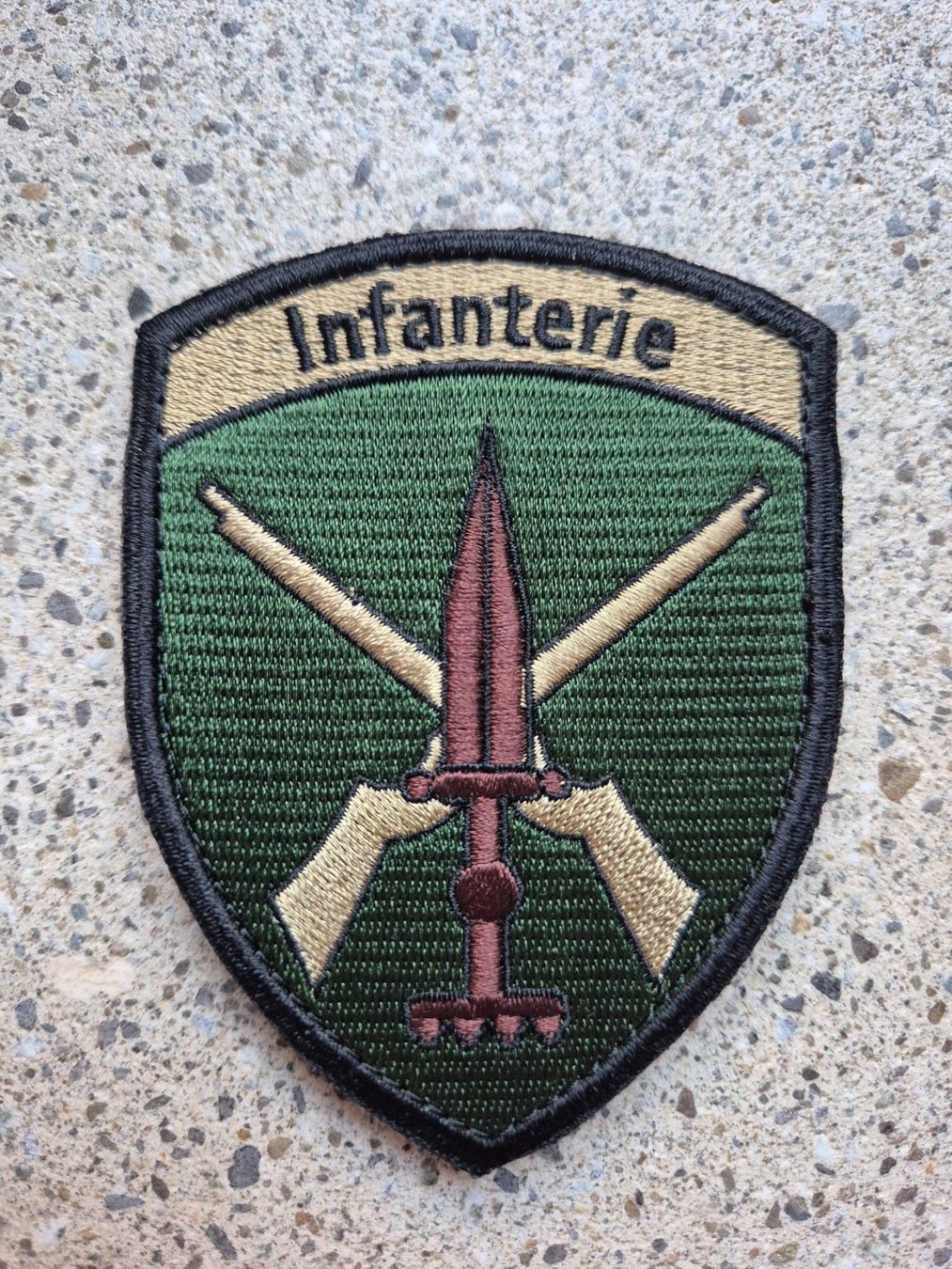 Schweizer Armee Plaketten & Abzeichen: *** Badge Infanterie mit klett *** – Neu (gemäss Beschreibung) aus Riedholz von fr_sIruP