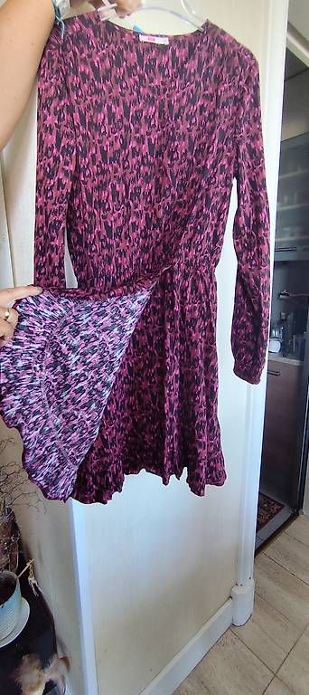 Robes: Robe en motif léopard  – Neuf avec emballage d'origine à Lausanne par vri_jmb8 2
