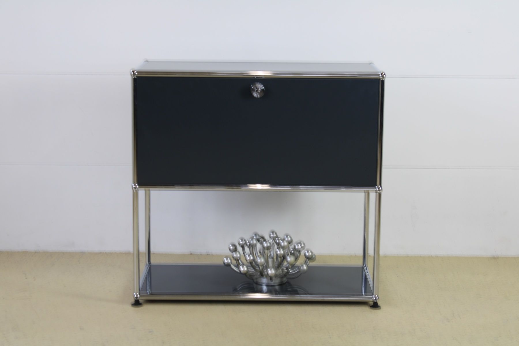 USM Cassettiere: USM Sideboard Anthrazitgrau, Umbau & Lieferung möglich – Usato da Meinisberg venduto da atelier_TILIJA 4