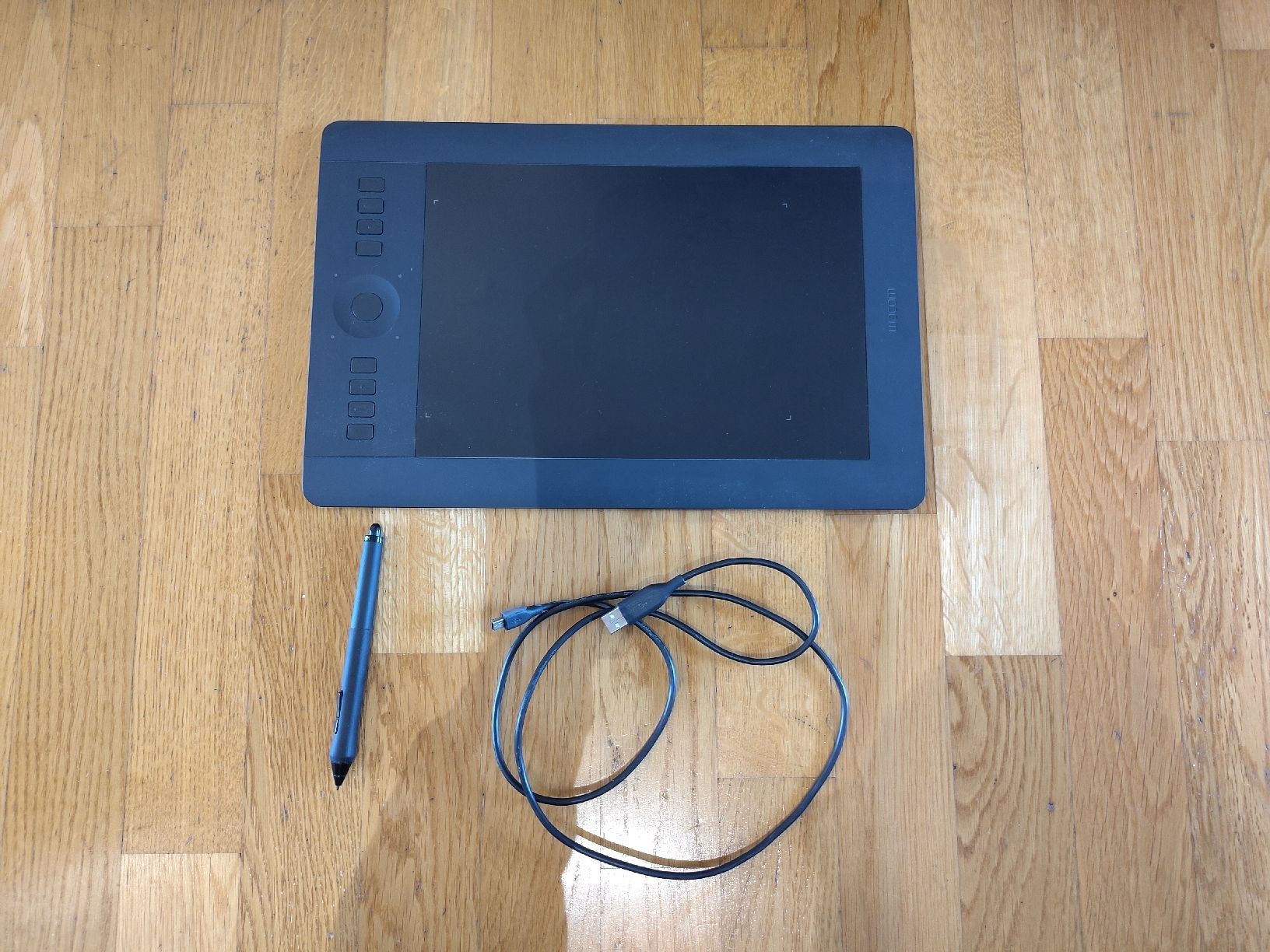 Wacom Tablet PC: Wacom PTH-651-DEIT Intuos Pro Grafik-Tablett – Usato da Liebefeld venduto da uhcbiel17 3