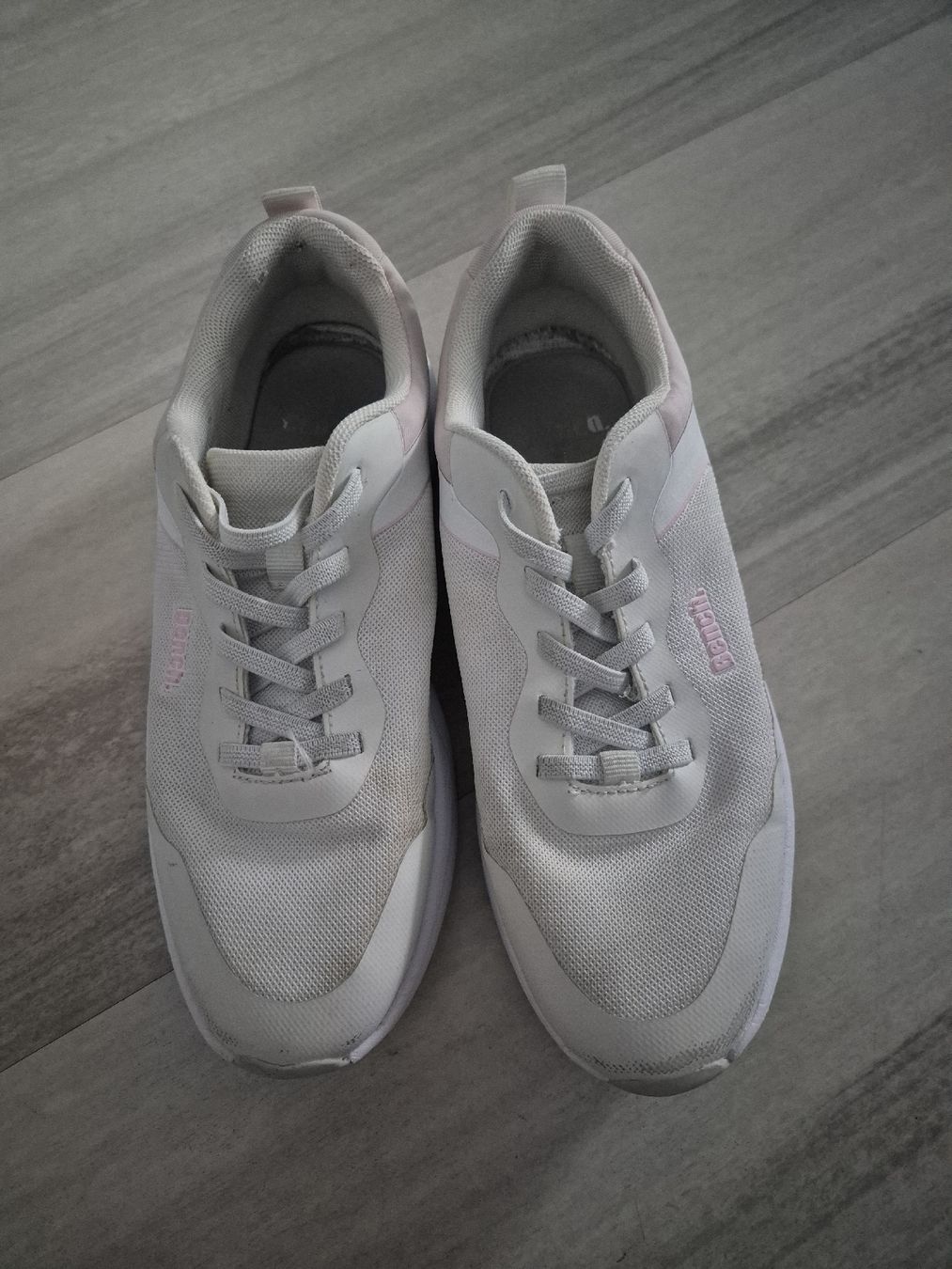 Bench Damenschuhe: Turnschuhe Bench weiss Gr. 36 – Gebraucht aus Stansstad von Kyra014