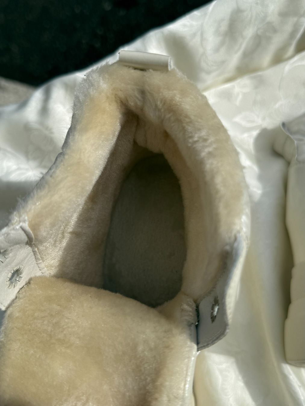 Scarpe da donna: Mädchen- oder Damenschuhe mit Fell - Grösse 39/39.5 - NEU – Nuovo e nell'imballaggio originale da Vacallo venduto da cri_229f 4