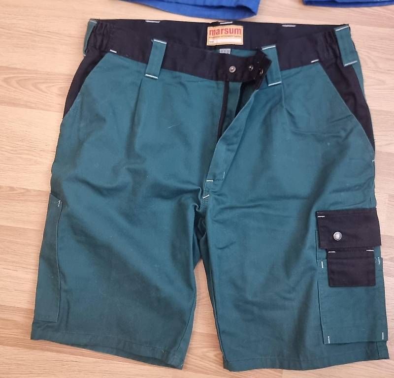 Pantaloni: Kurze Arbeitshose – Usato da Niedergösgen venduto da 7591