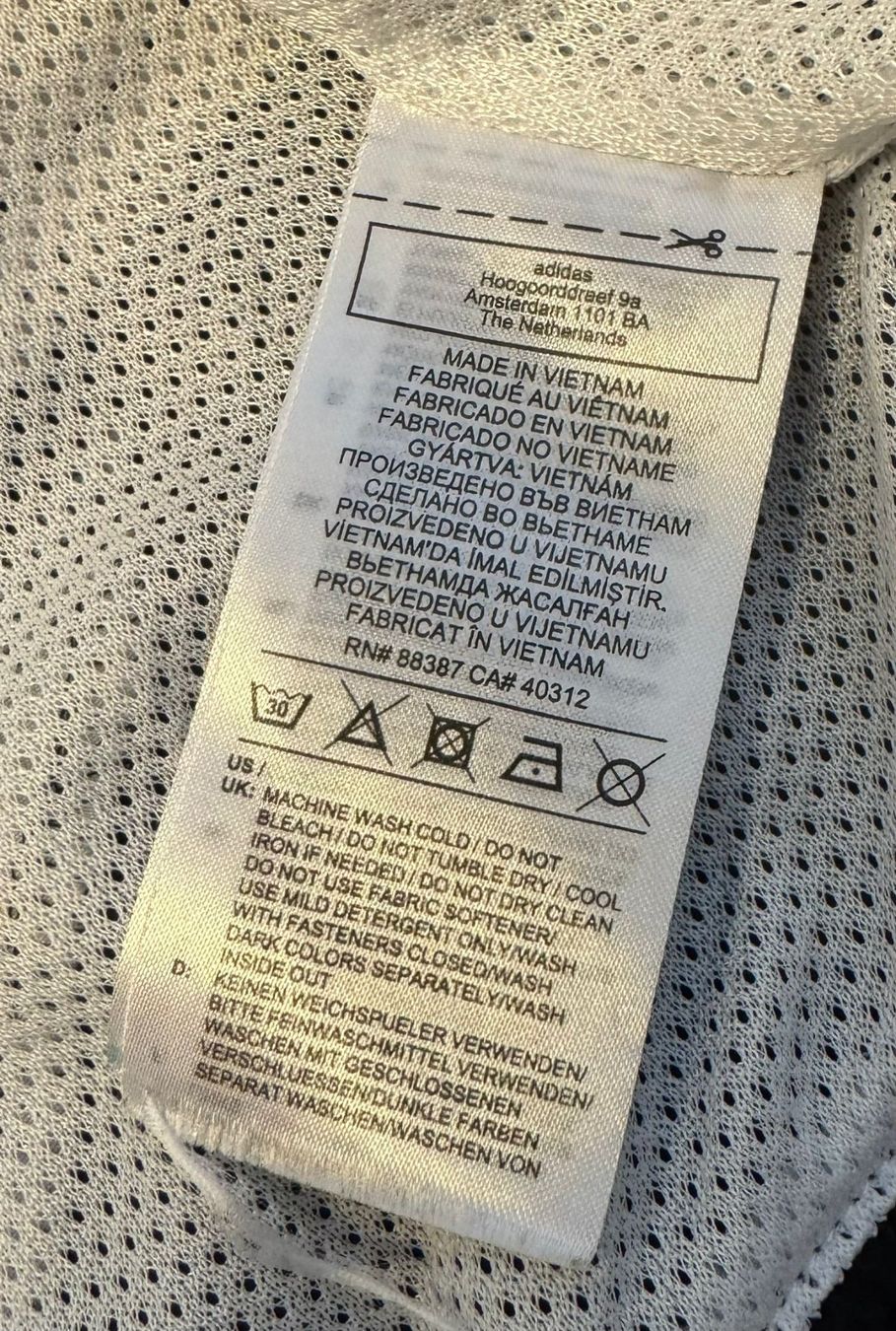 Jacken: Adidas Jacke Schwarz/Weiss Grösse S – Gebraucht aus Herisau von Seyashop1 5