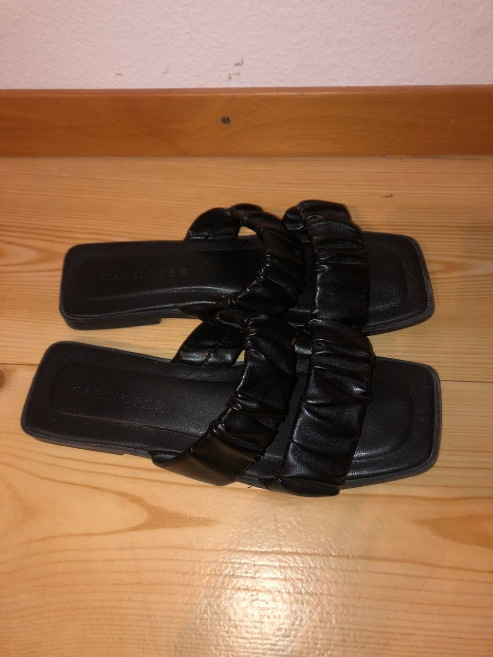 Scarpe da donna: sandales d'été – Usato da Bulle venduto da sop_ct6x