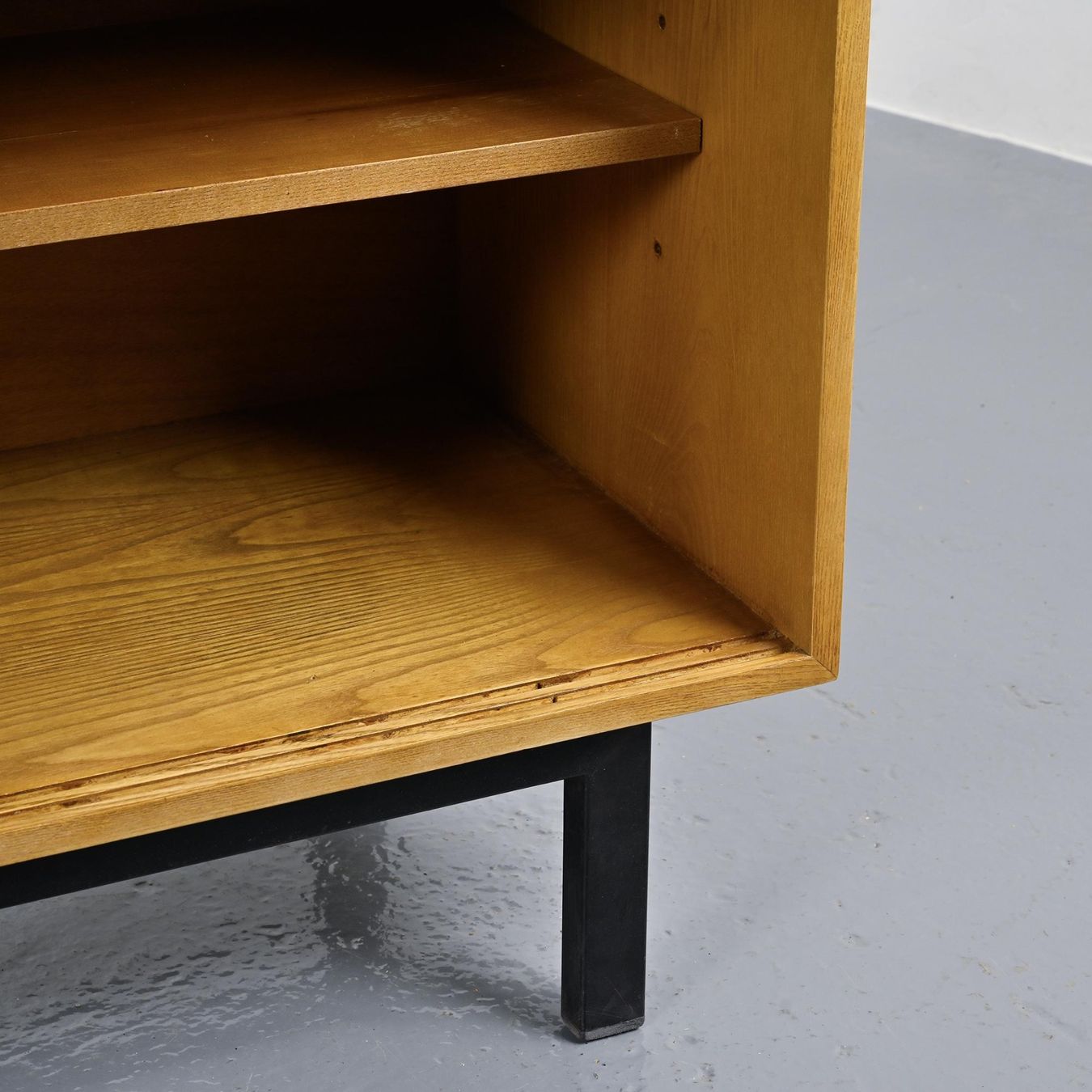 Credenze: Sideboard par Charlotte PERRIAND, édition Steph SIMON  1956 – Usato da VILLEURBANNE venduto da PATEREDELAGANDOUZE 6