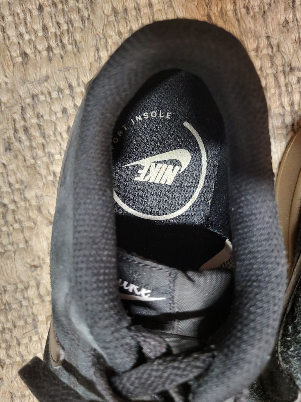 Nike Scarpe da uomo: Nike Sneakers Schuhe 35/36 – Nuovo (secondo la descrizione) da Zumikon venduto da cozurich 2